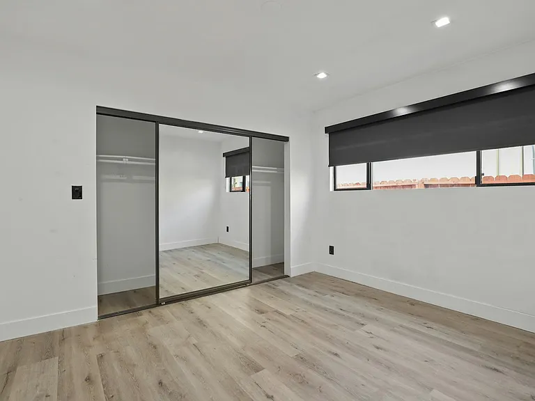 955 N Oxford Ave #8 — Photo 21
