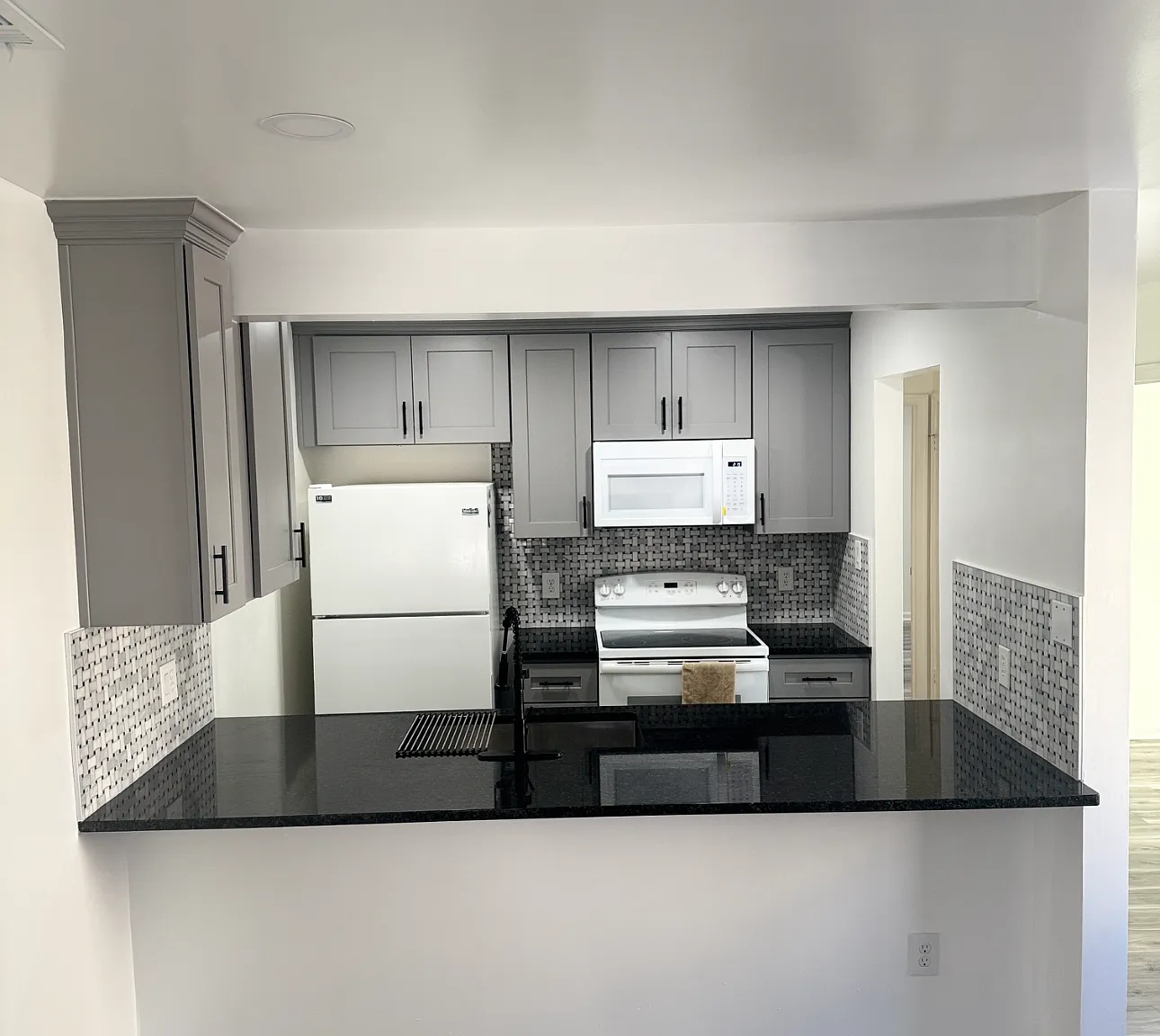 2 bed, 1000 sqft, $980 — Photo 1