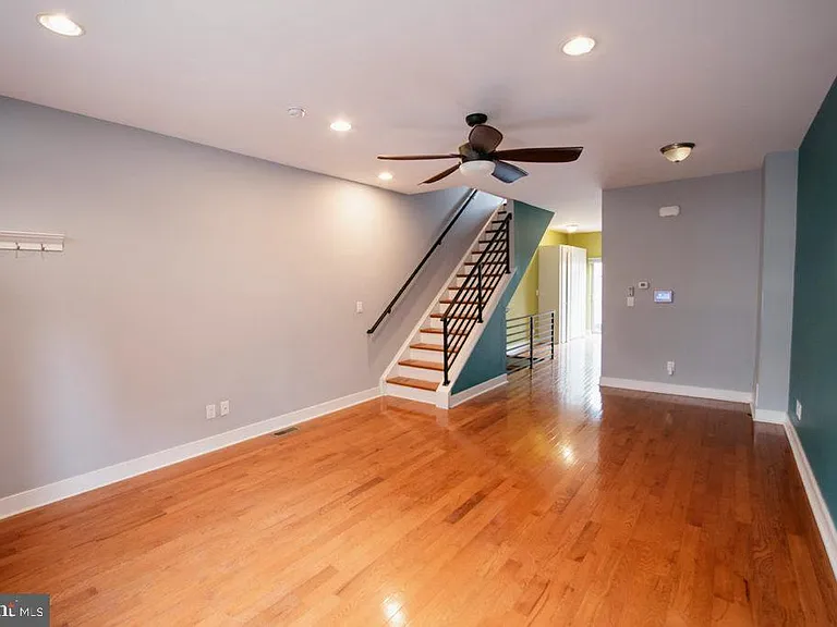 1727 Annin St — Photo 1