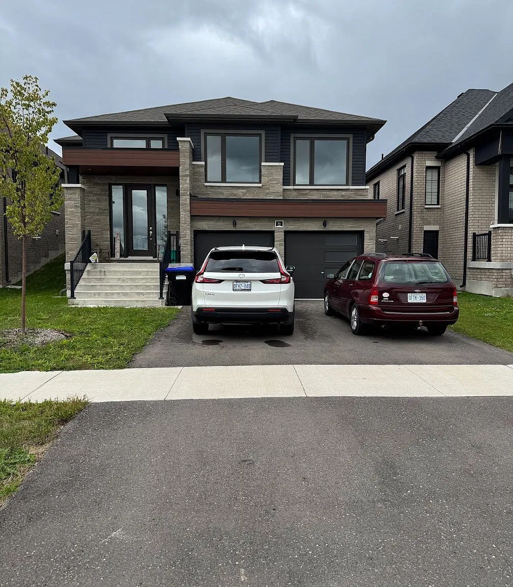 3 bed, $3,000 — Photo 1