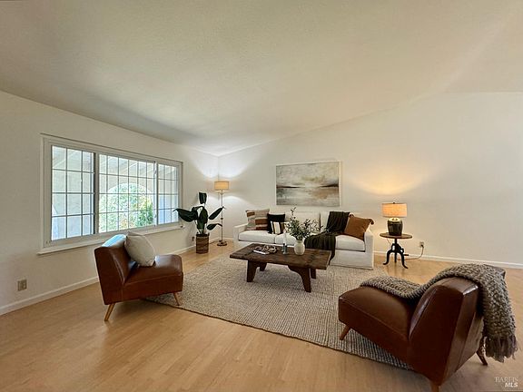 4th image of 109 Chinquapin Court