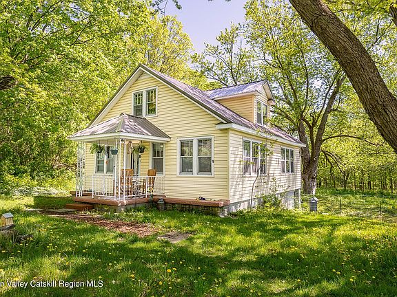 3rd image of 156 Maple Avenue