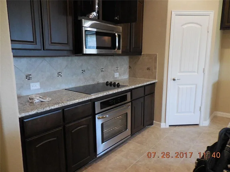 12916 Coast Way — Photo 3