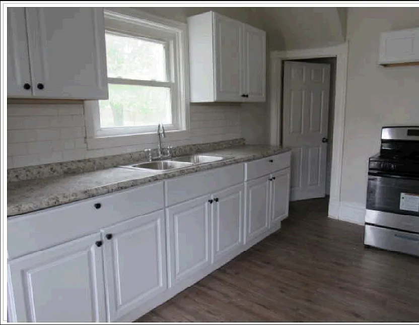 3 bed, 864 sqft, $1,700 — Photo 2