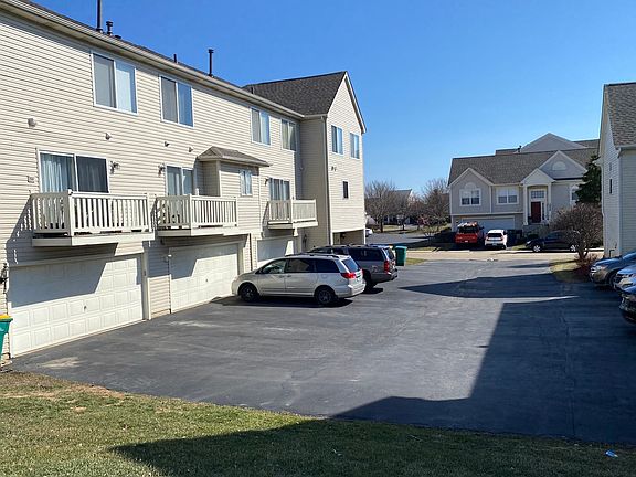 3rd image of 2633 Canyon Dr