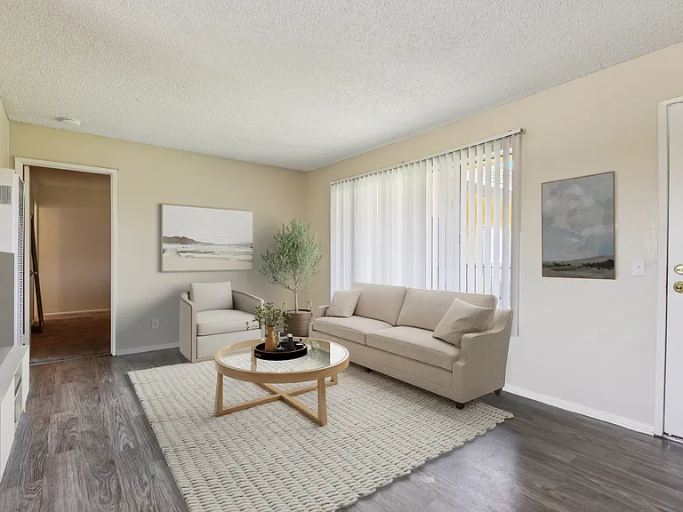 Casa Moreno Apartments — Photo 20
