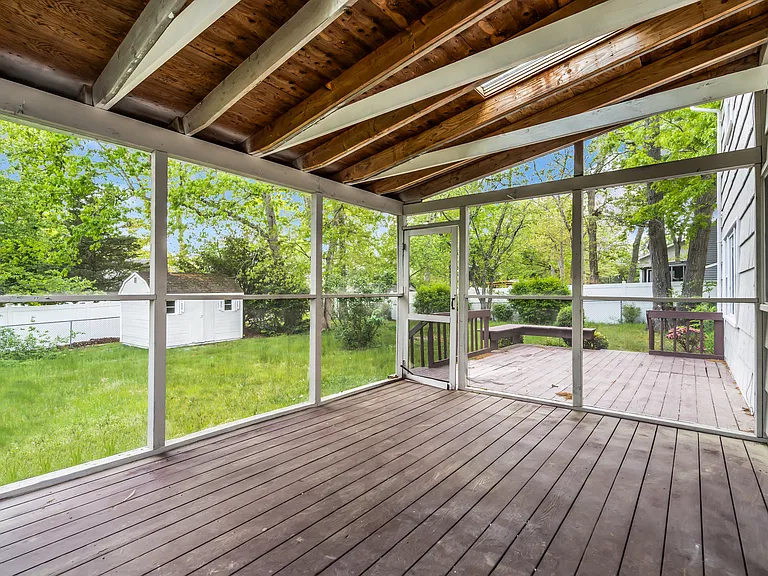 321 Marc Dr — Photo 36