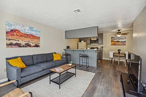 Ridgecrest Landing Apartment Homes — Photo 2