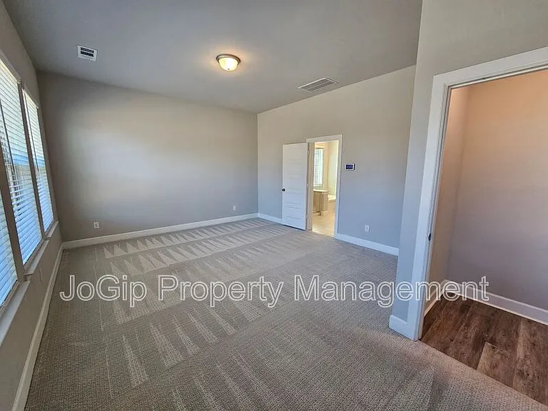 1740 Jamestown Dr — Photo 29