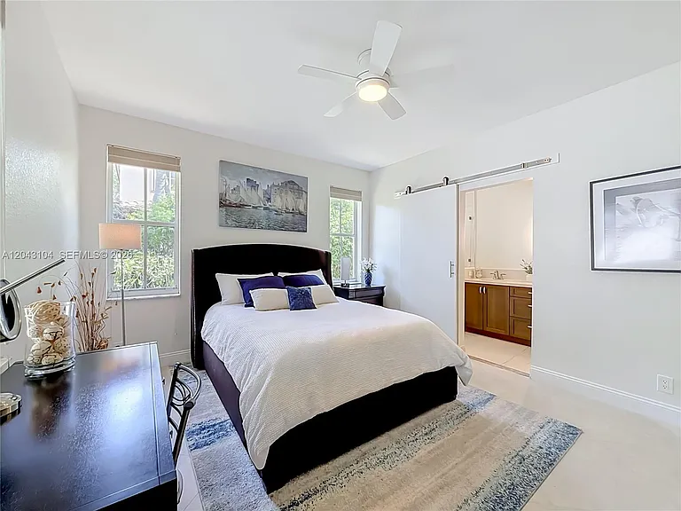 1556 Winterberry Ln — Photo 19