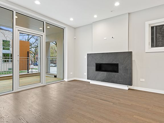 3rd image of 1534 N Honore St #1