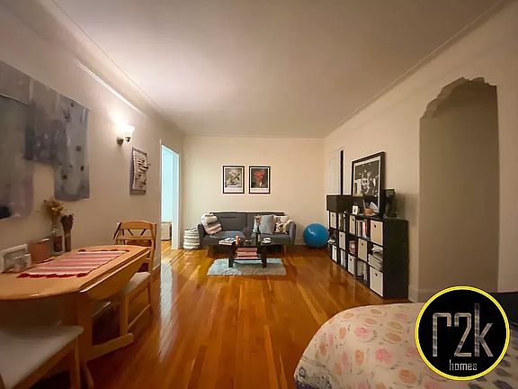 3rd image of 4415 34th Ave APT 2G