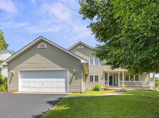 714 Rucks Farm Rd, Delano, MN 55328