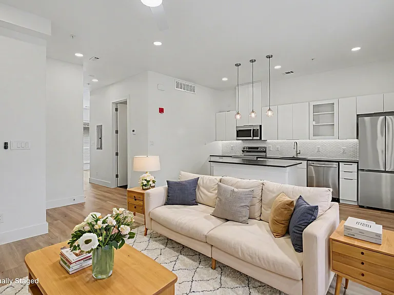 2217 N Fitzhugh Ave #202 — Photo 8