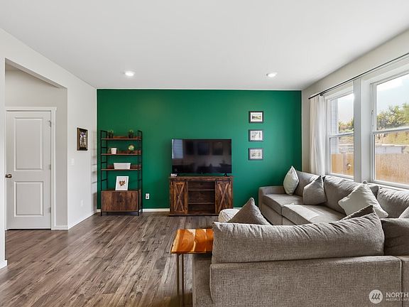4th image of 6016 Addison Road SW