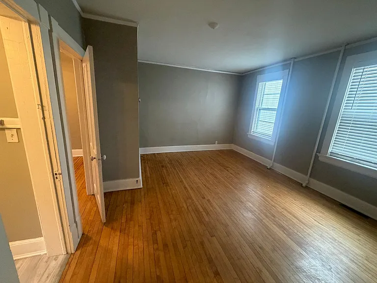 1729 N Warren Ave — Photo 6