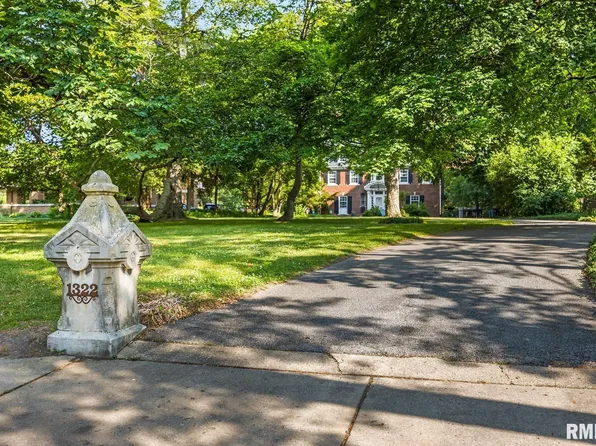 1322 W Moss Ave, Peoria, IL 61606