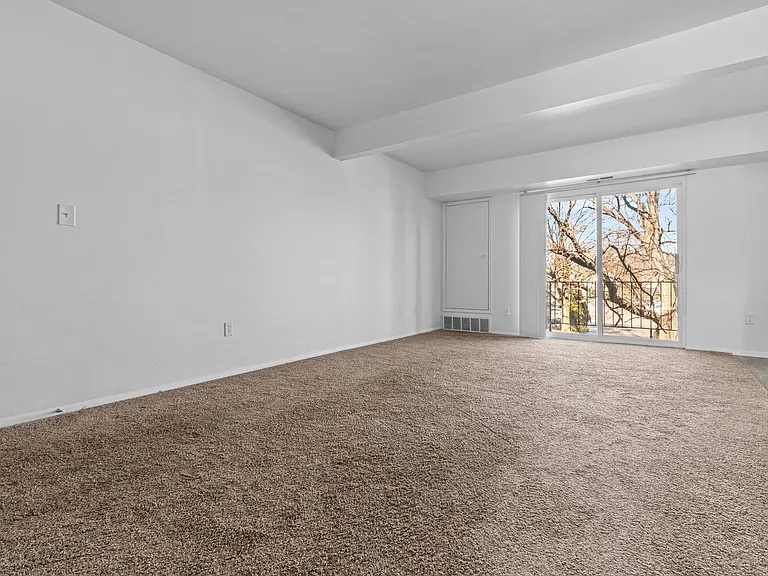 Six Trails Apartments - Saline, MI — Photo 8