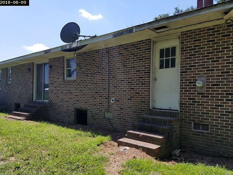 2nd image of 2326 Newell Rd