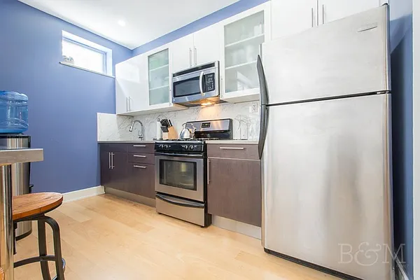 Sold by Brick&Mortar | media 7