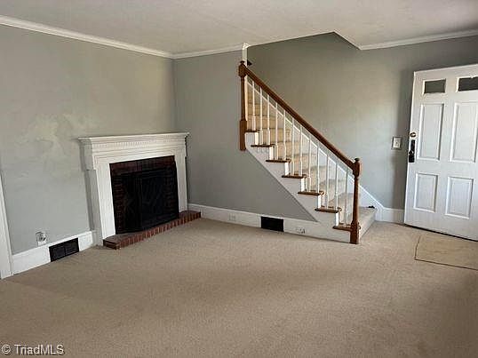 4th image of 814 Waugh St