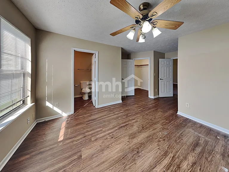 258 Longfellow Ln — Photo 10