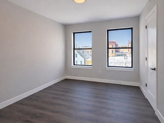 4th image of 207 39th St #4A