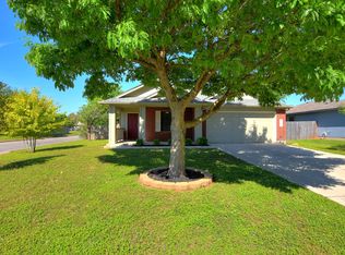 302 Nicole Way, Bastrop, TX 78602