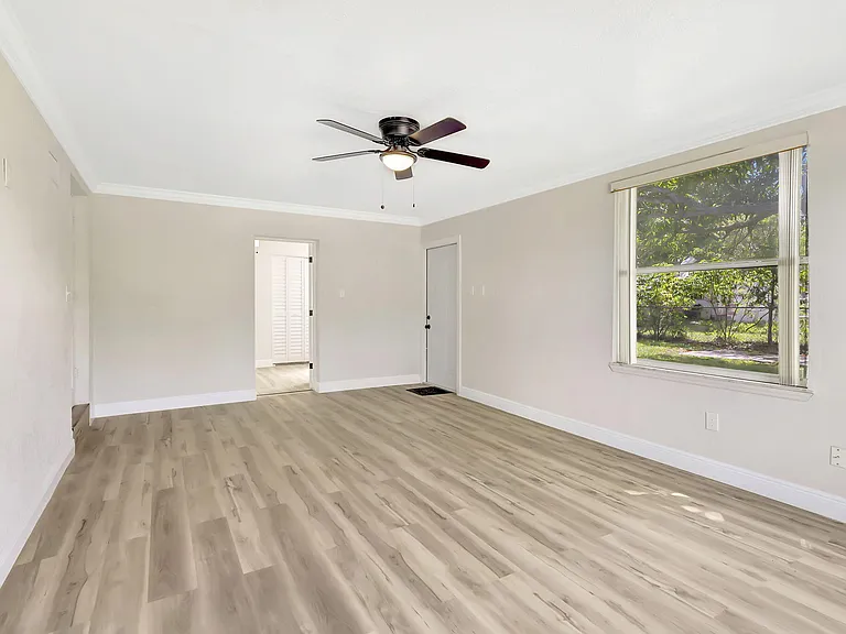 3701 Avenue S — Photo 7