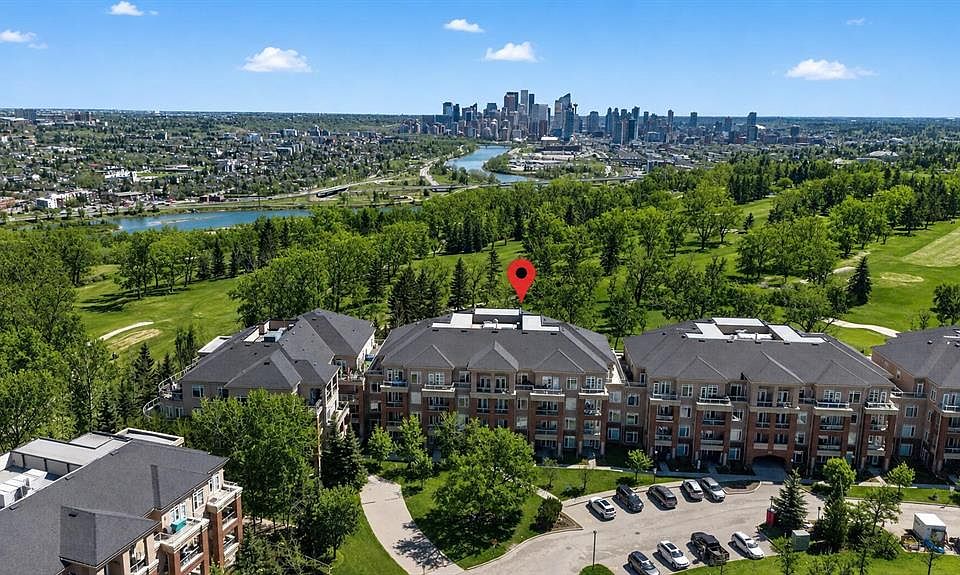 1st image of 14 W Hemlock Cres SW #7305