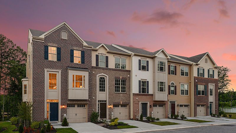 1st image of 7905 Moss Brook Ct