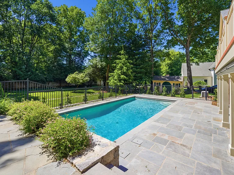 254 Sherwood Farm Rd — Photo 3