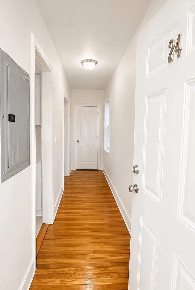2 bed, 9999 sqft, $2,500 — Photo 2