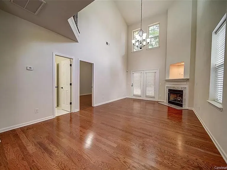 10947 Princeton Village Dr — Photo 5