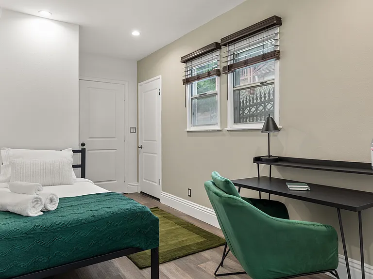 1515 Selby Avenue — Photo 47