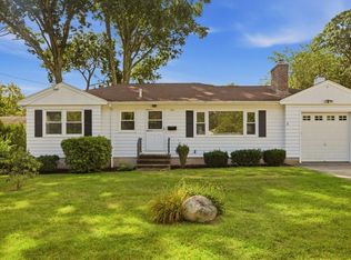 205 Lincoln Ave, Barrington, RI 02806