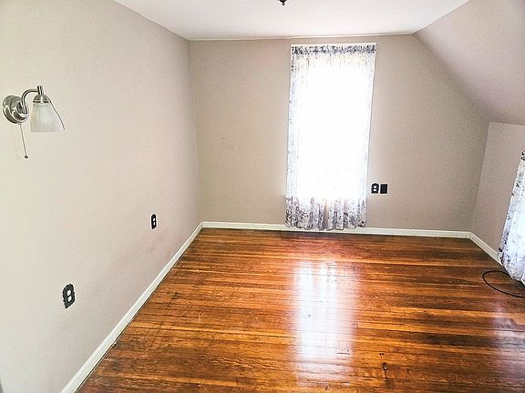 3rd image of 316 Greenwood Ave