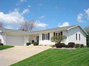 3rd image of 1143 Canterbury Ct