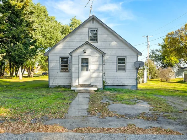 512 1st St NE, Lidgerwood, ND 58053