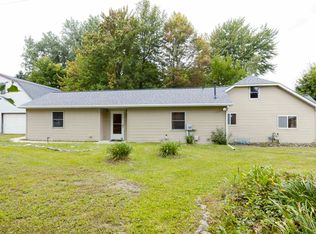 2496 E Ashby Rd, Midland, MI 48640
