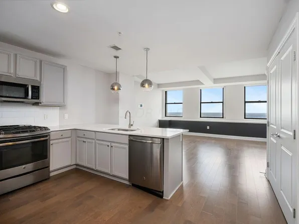 50 W Broad St #3004, Columbus, OH 43215