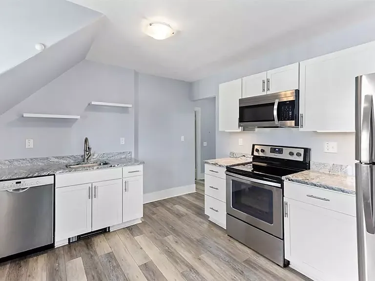 17 Lothrop St #2 — Photo 15