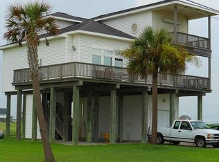 18614 Warrior Dr, Galveston, TX 77554