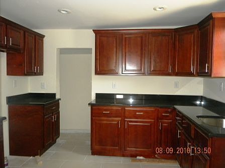 2nd image of 166 12 Douglas Ave