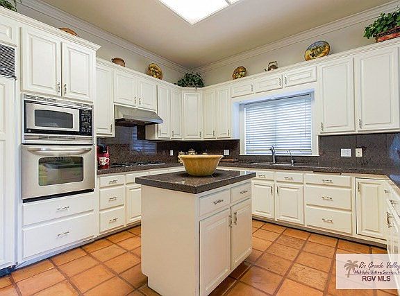 3rd image of 1540 Los Sabales Dr
