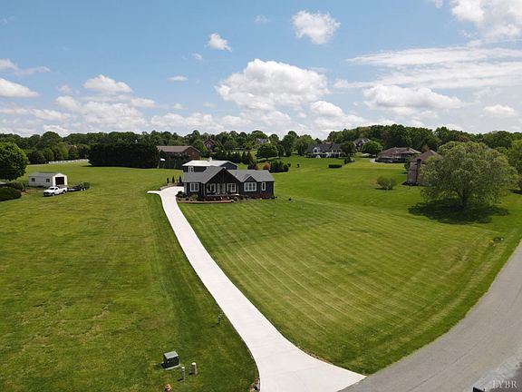 3rd image of 107 Harmony Ln