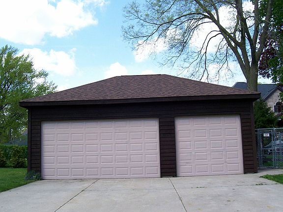 2nd image of 42527 N Woodbine Ave