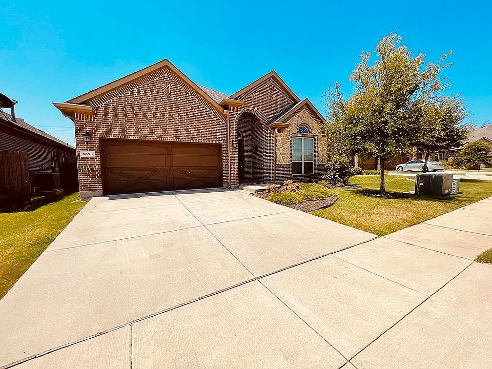 1st image of 1318 Venezia Ln