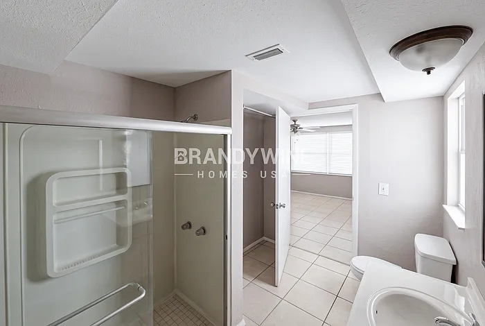 7815 Treasure Pointe Dr — Photo 12