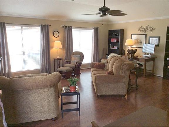 5th image of 2411 Pilgrims Bend Dr